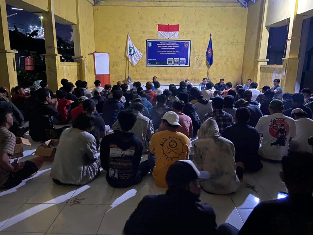 Antusias Pekerja Pada Penerimaan Anggota Serikat Pekerja Kerah Biru-SPSI